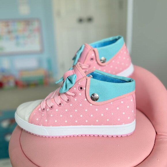 Kawaii Pastel Pink and Blue Bow Sneakers - Picture 5 of 10